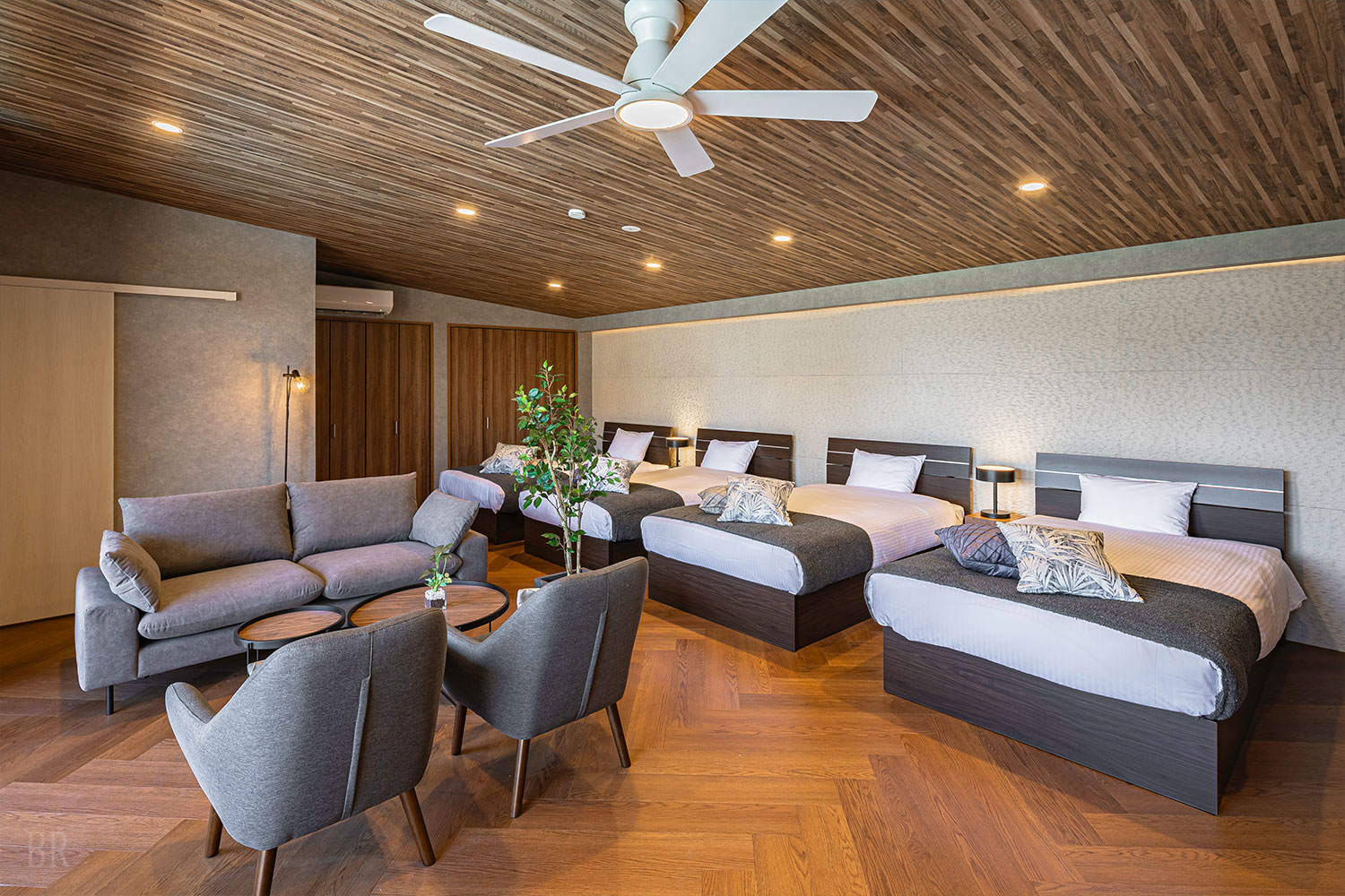 ヴィラB リビングとベッドスペース